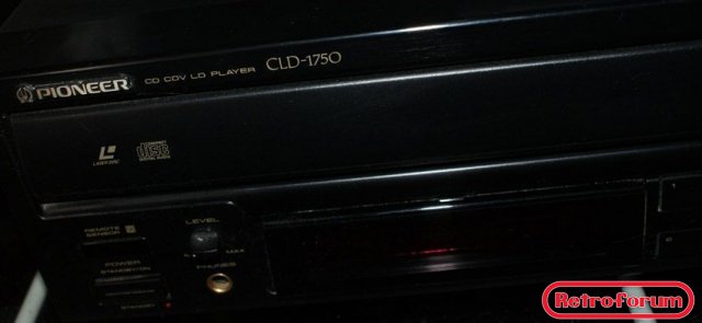 Pioneer CLD-1750 laserdisc speler