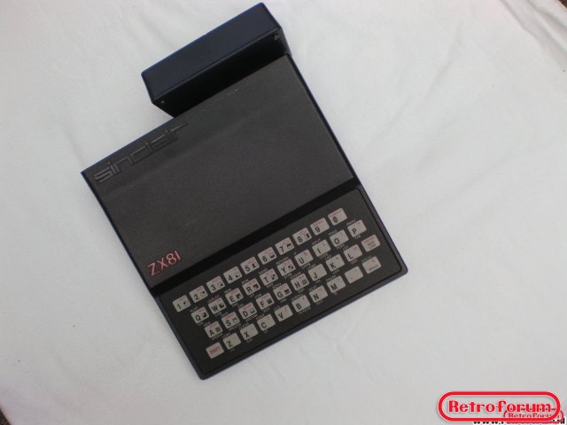 Sinclair ZX81 met een 4K ram uitbreidingsmodule